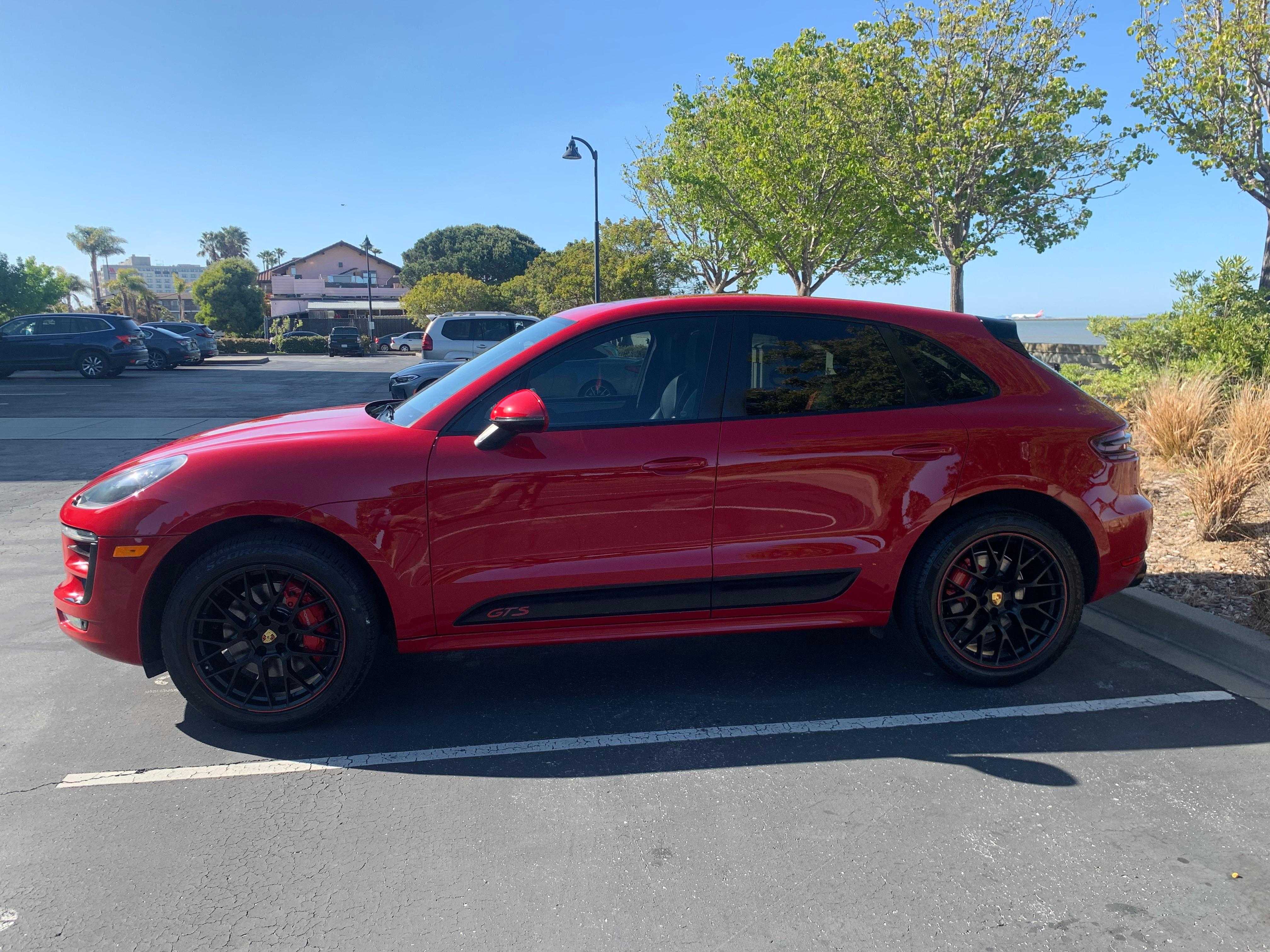 Porsche Macan Image 10