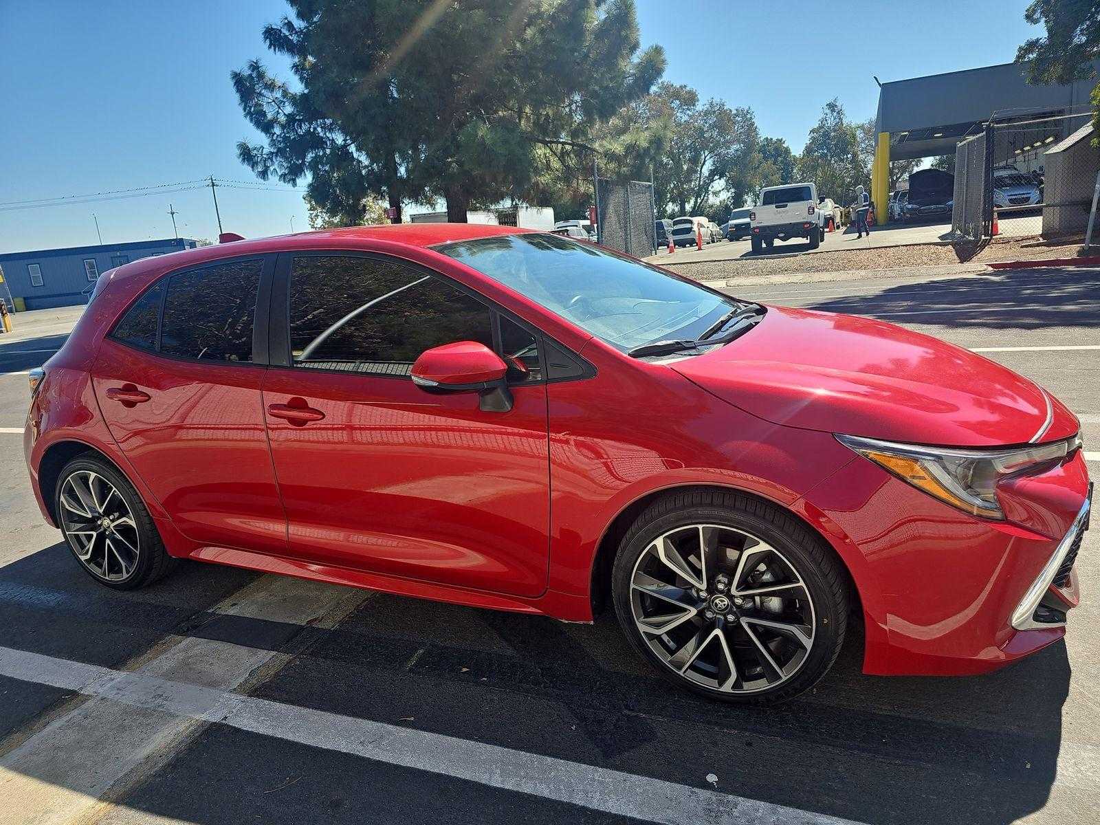 Toyota Corolla Hatchback Image 3