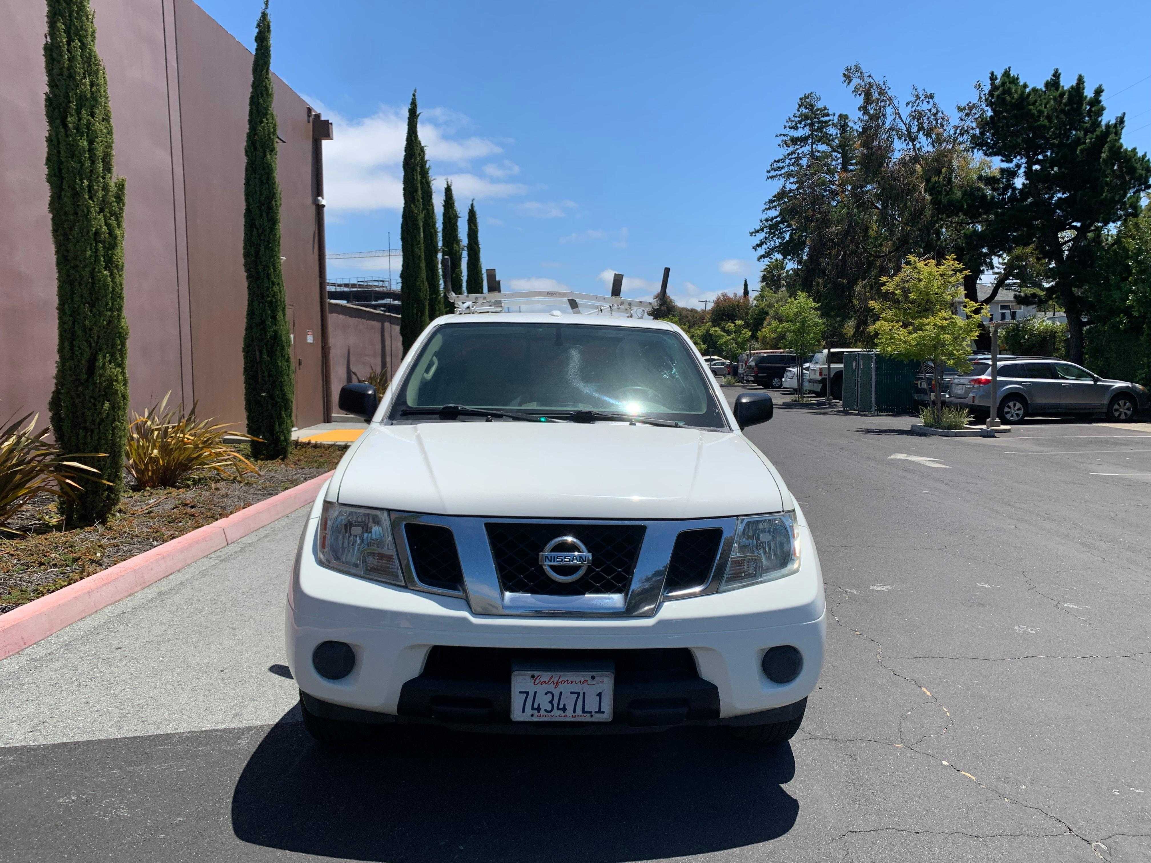 Nissan Frontier King Cab Image 2